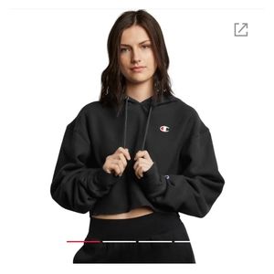 crop top champion hoodie.